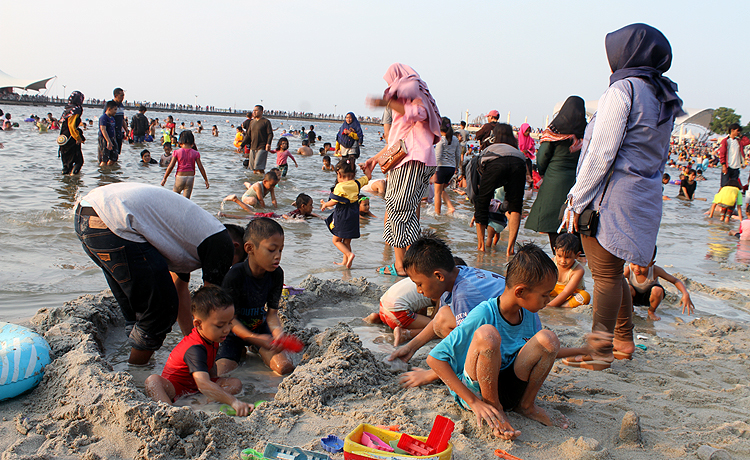 Ancol Padat Pengunjung