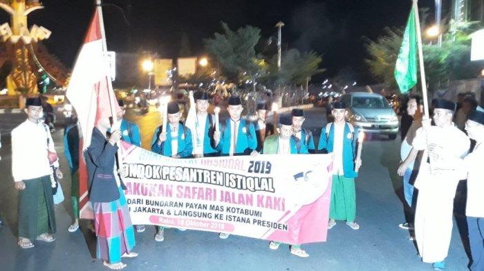Sembilan Santri Jalan  Kaki Dari Lampung  Utara  Demi Bertemu 
