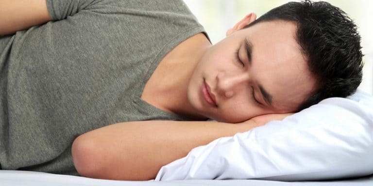 Cari Tahu Posisi Tidur yang Tepat Untuk Sembuhkan Sakit Kepala