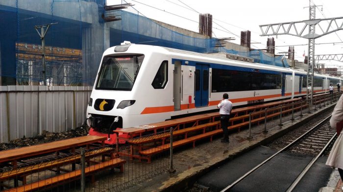 Tarif Kereta Bandara Terlalu Mahal